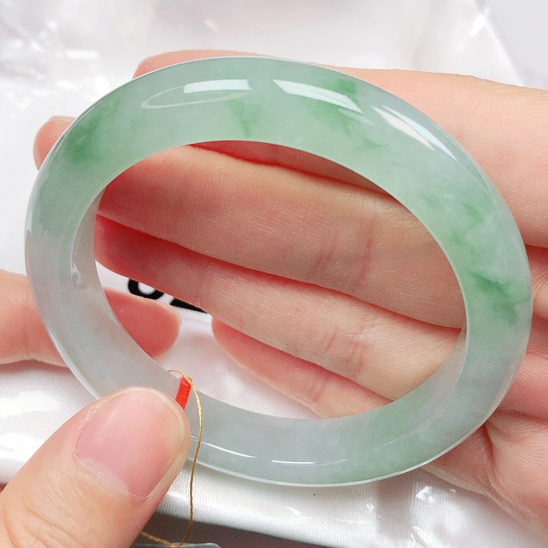 翡翠手镯未镶嵌抖音829