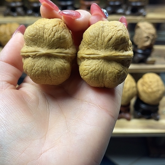 猴头核桃吊坠方尊30