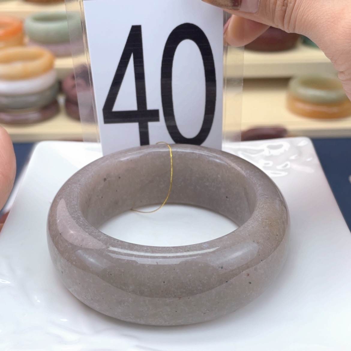 【闪购商品】石英质玉手镯未镶嵌