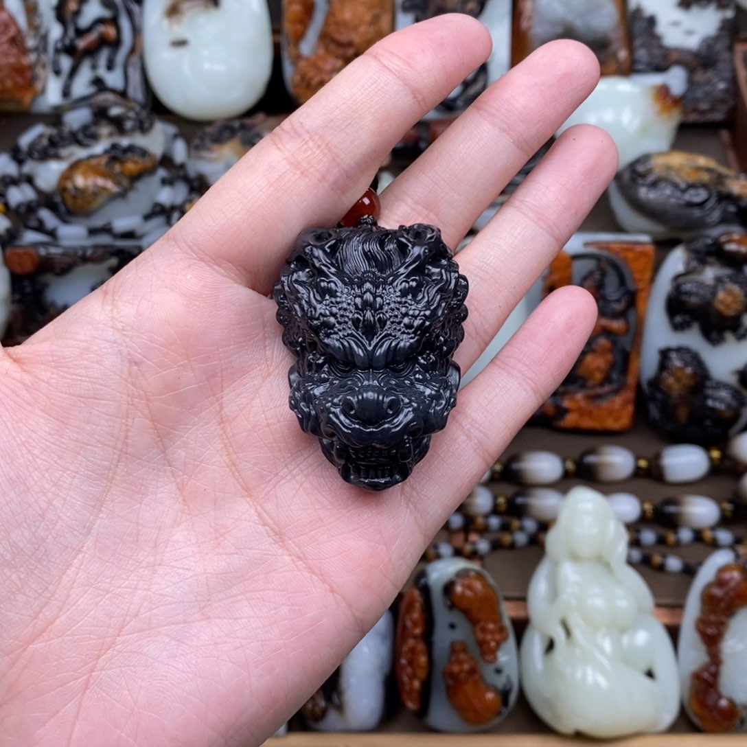 颈饰未镶嵌和田玉