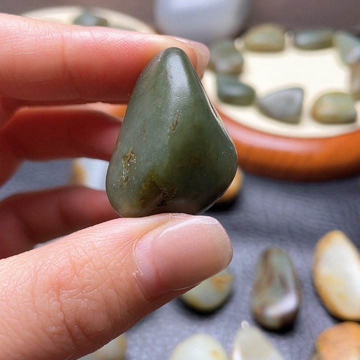 和田玉颈饰未镶嵌1