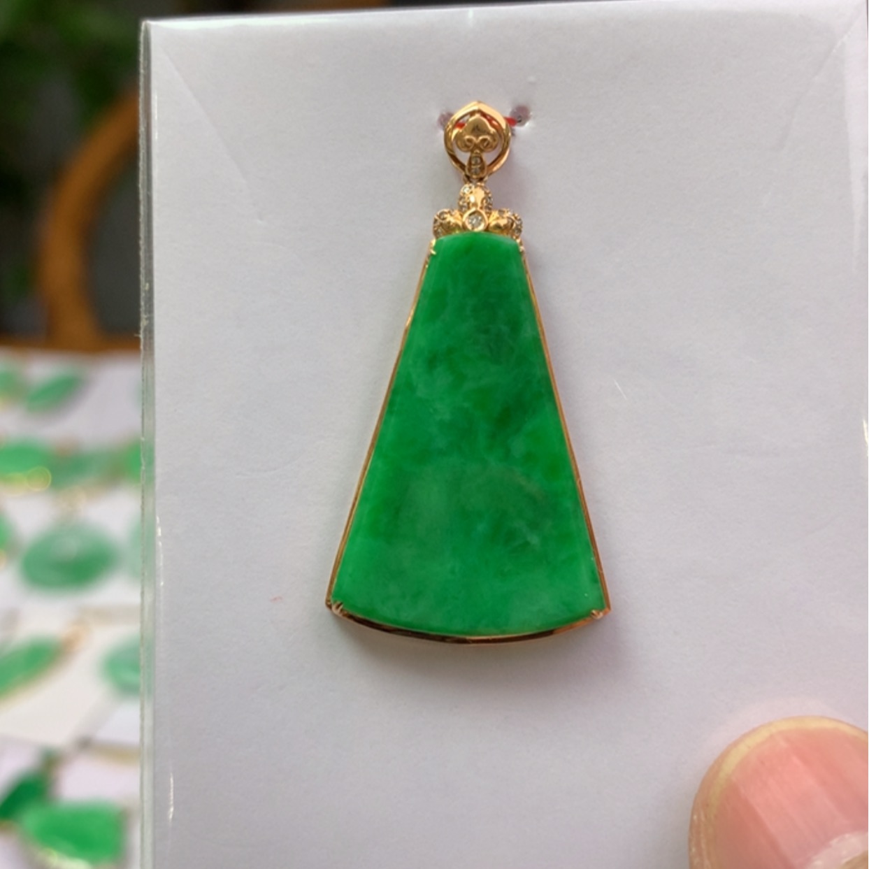 【闪购商品】翡翠颈饰18K金镶嵌翡翠