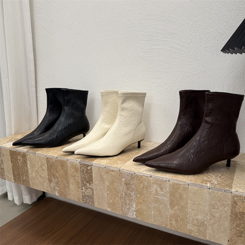 法式尖头猫跟弹力瘦瘦靴女2025年秋冬新款百搭套筒低跟短靴及踝靴
