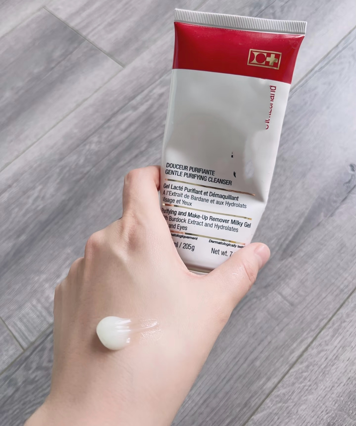 R精华洁面乳液刷