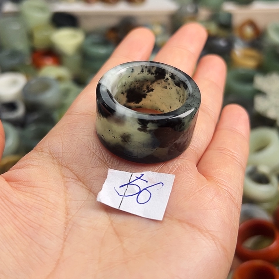 【闪购商品】未镶嵌蛇纹石玉戒指《****