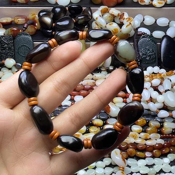 和田玉未镶嵌手链