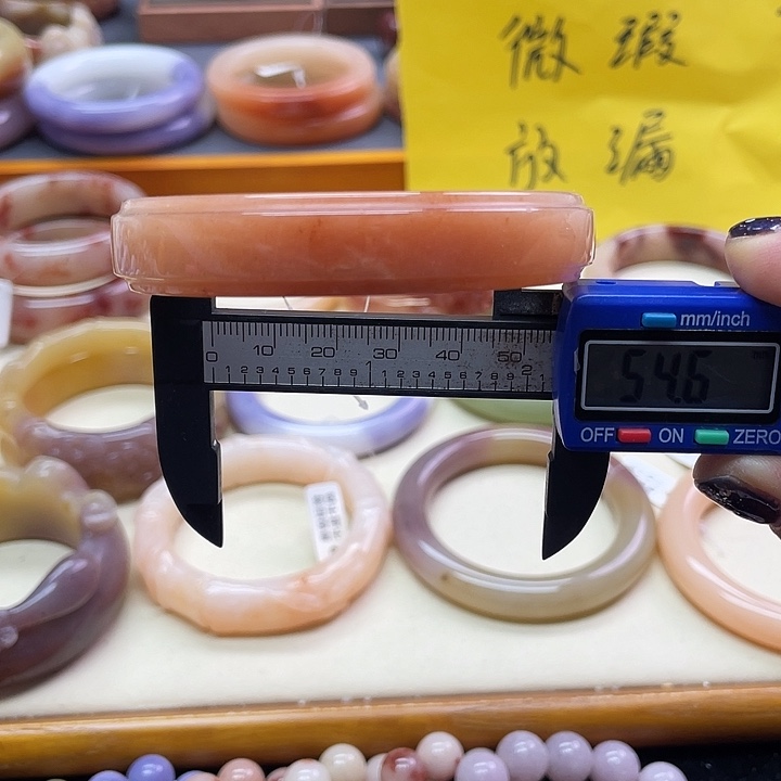 未镶嵌手镯石英质玉