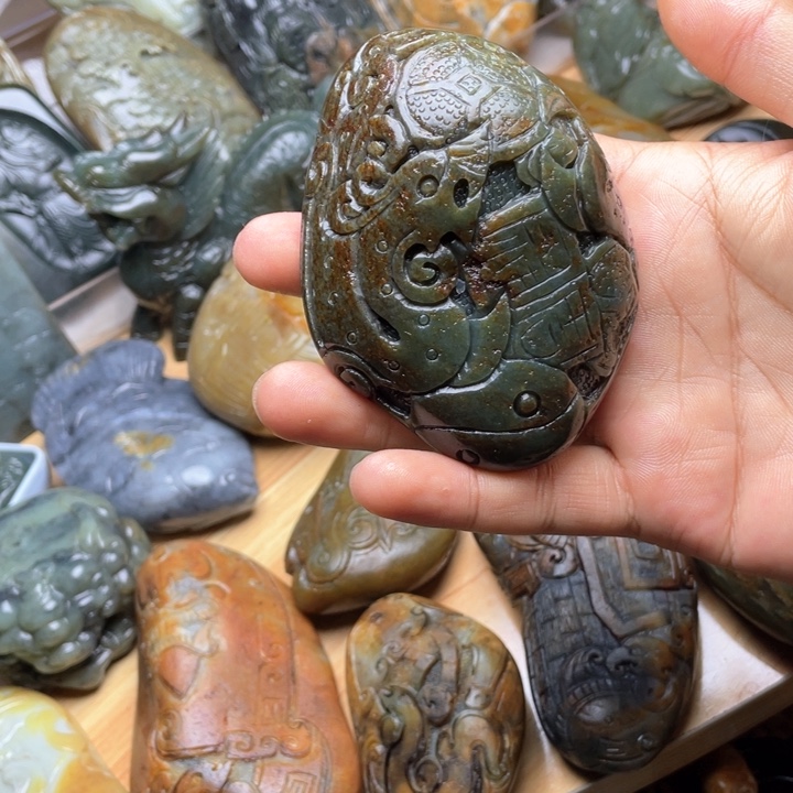 和田玉未镶嵌挂件