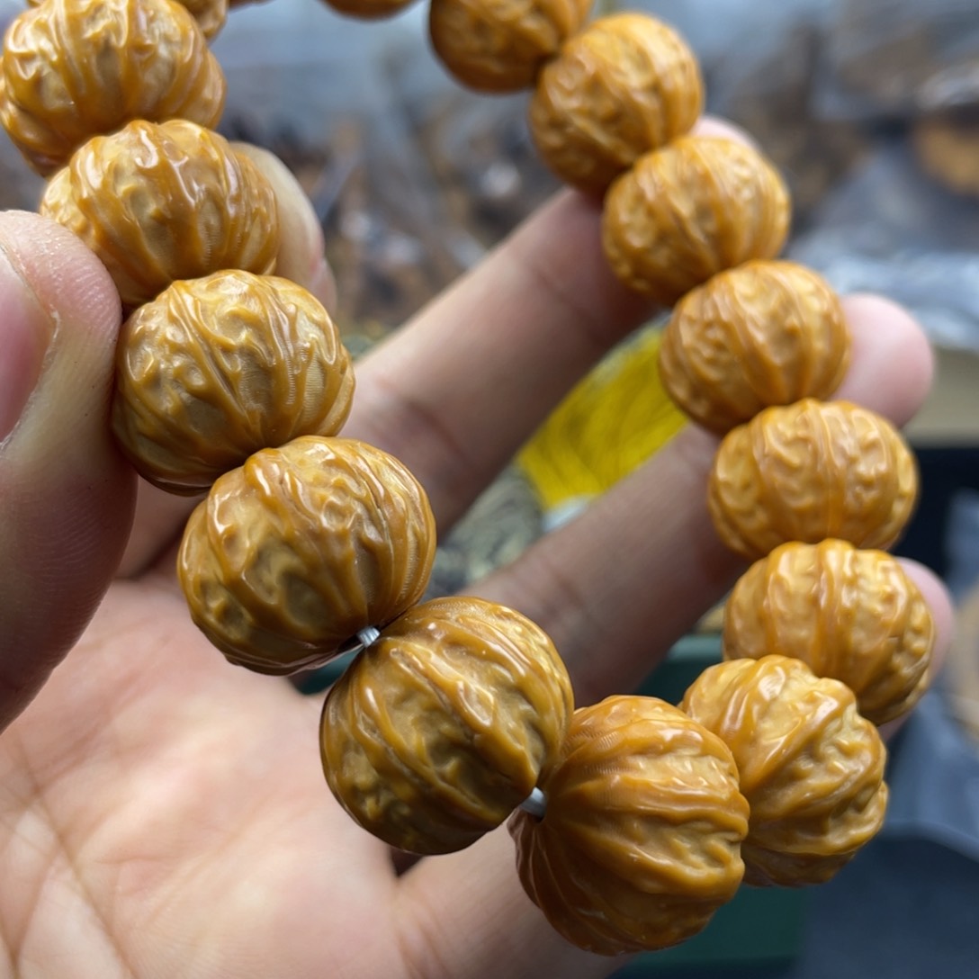 猴头核桃吊坠嗯、