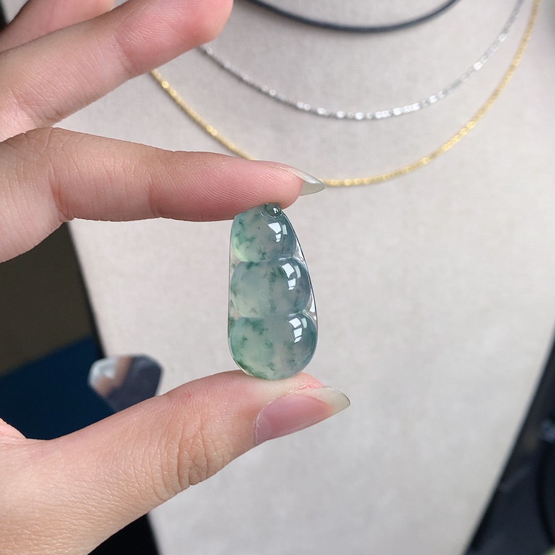 翡翠裸石缅甸天然A货翡翠叶子