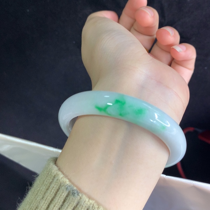 翡翠未镶嵌手镯58圈 6406白底阳绿