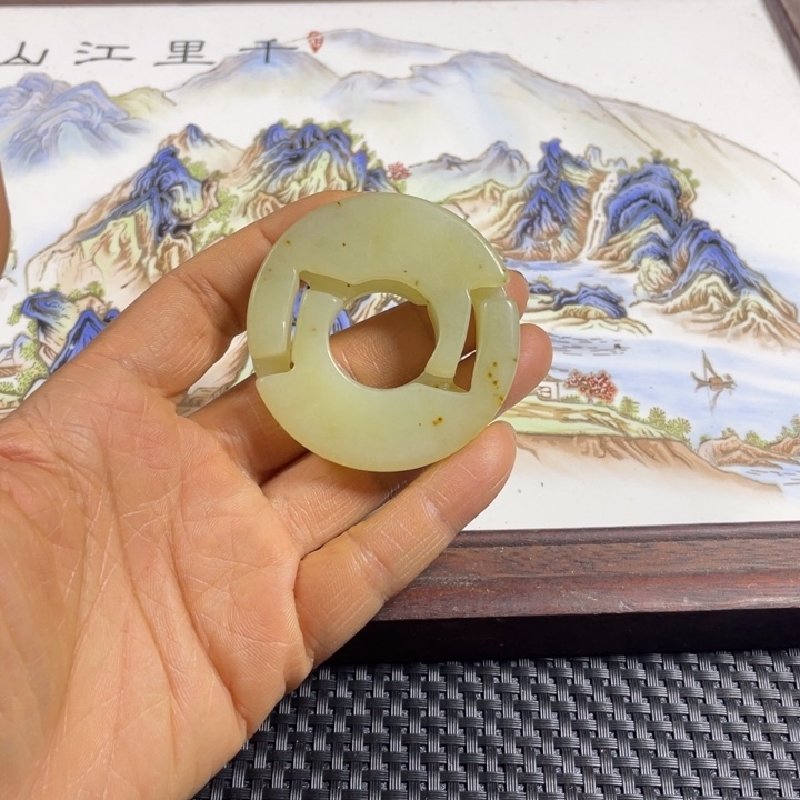 紫砂一图一物。               