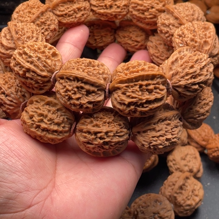 文玩核桃吊坠释*?15珊瑚纹