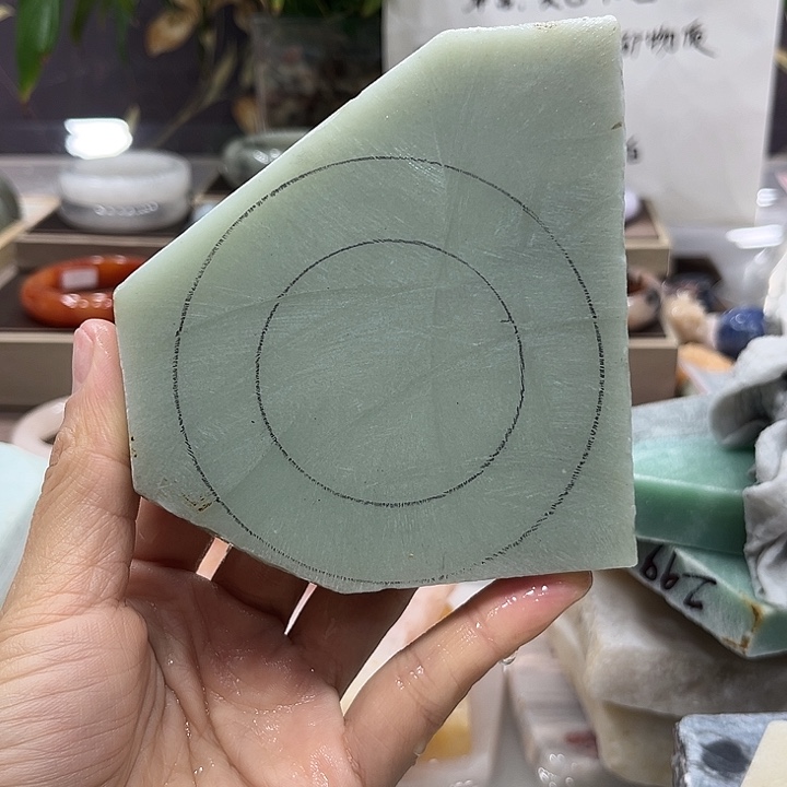 闪***子石英岩玉未镶嵌手镯