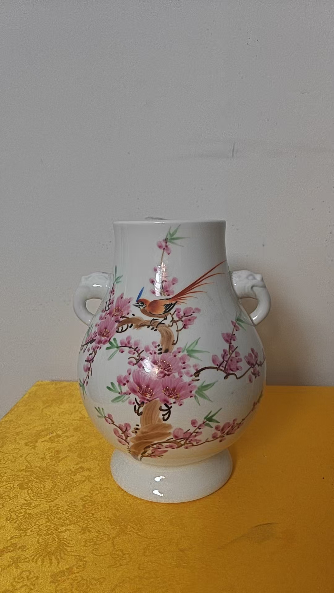 陶瓷水点桃花双耳赏瓶