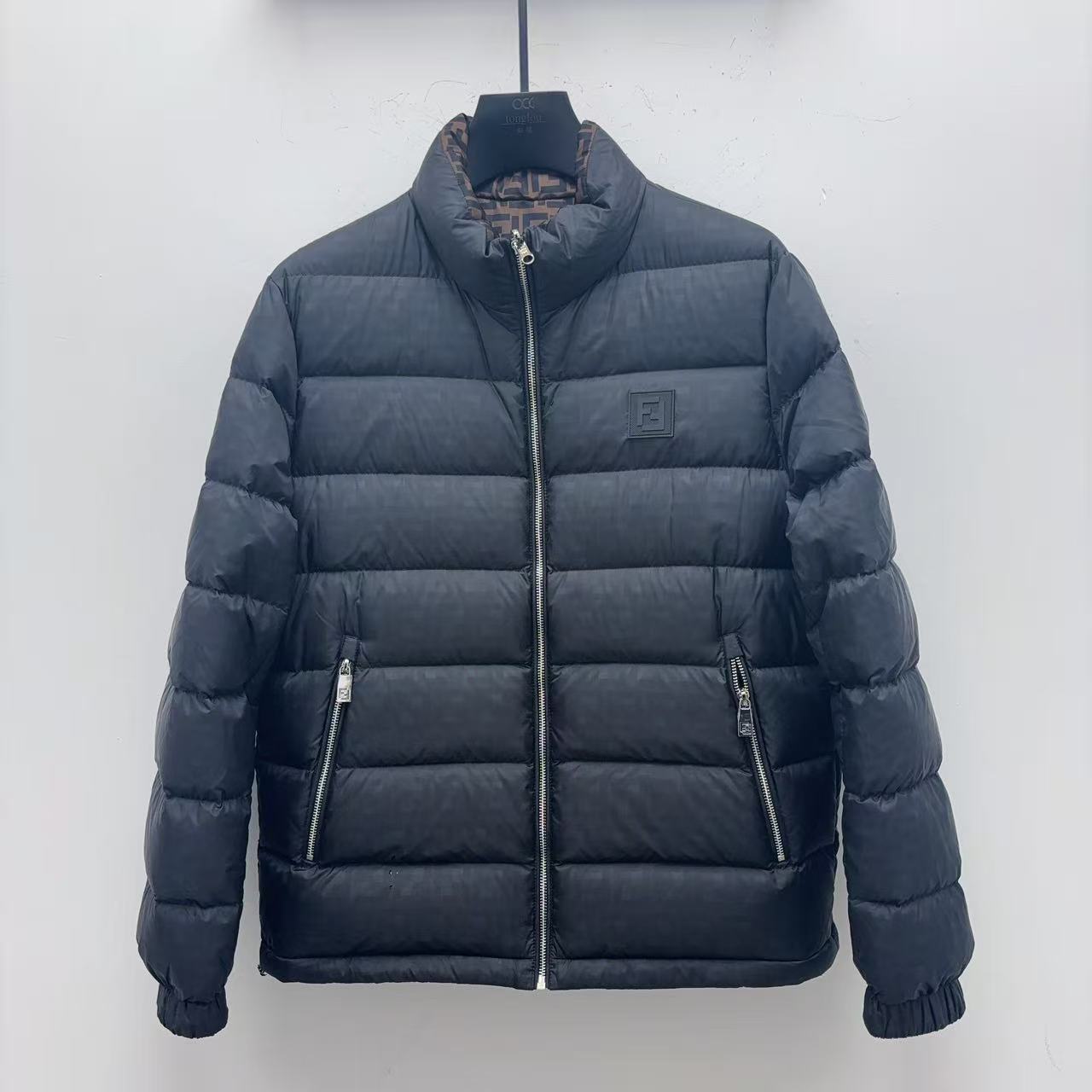 FENDPET25秋冬男士双面穿羽绒服夹克外套经典老花休闲时尚百搭