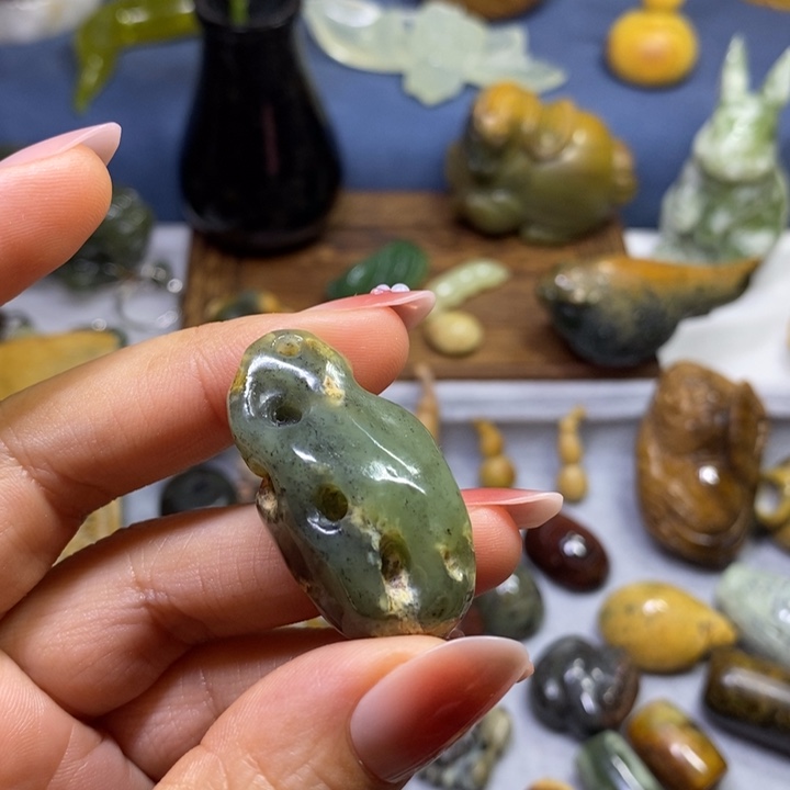 岫岩河磨玉（透闪石质玉）未镶嵌挂件