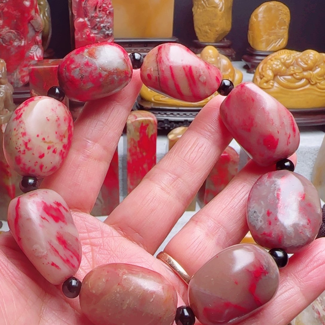 昌化石昌化鸡血石