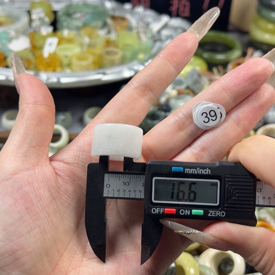 蛇纹石玉未镶嵌戒指