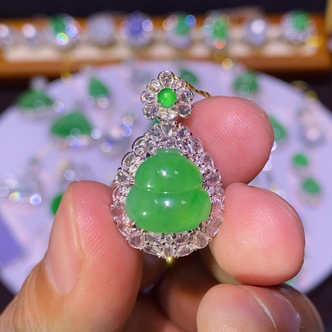 【闪购商品】套链18K金镶嵌翡翠