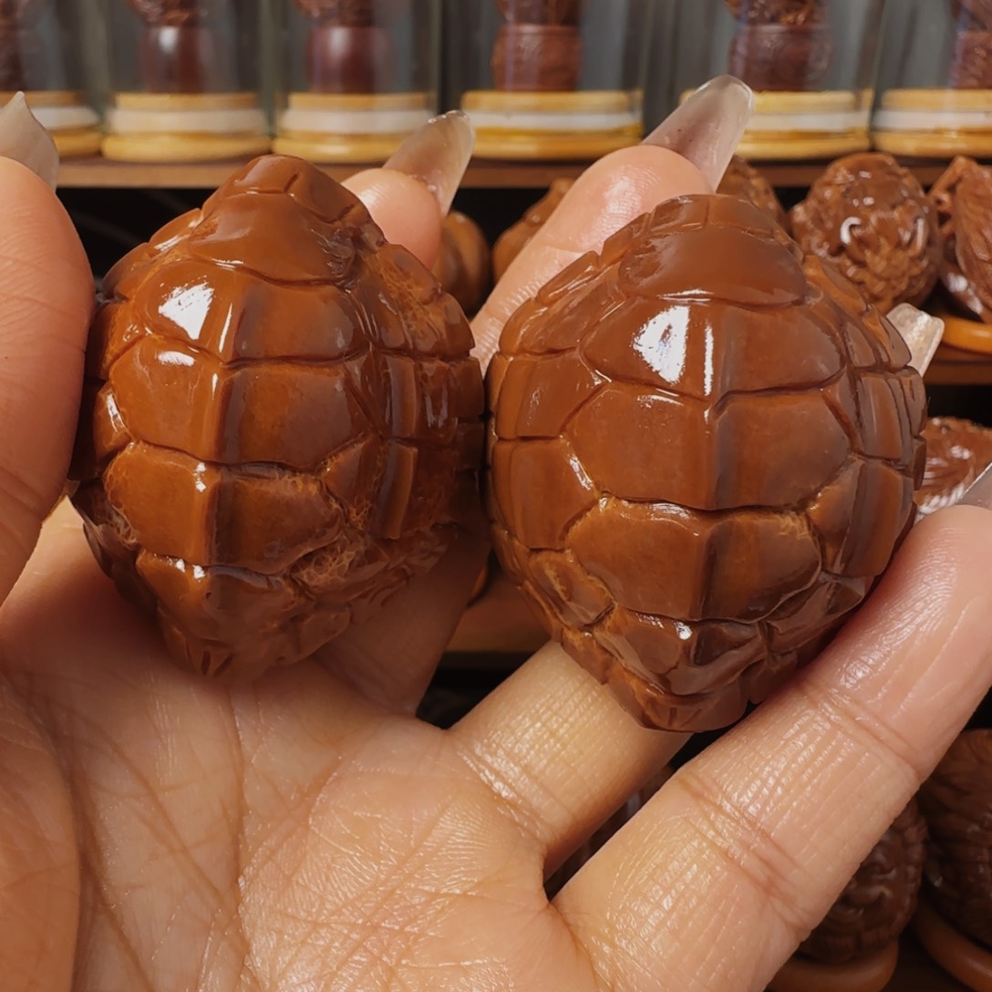 橄榄核把件用****4富甲一方手把件43