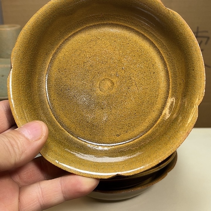 越窑青釉花口洗一件