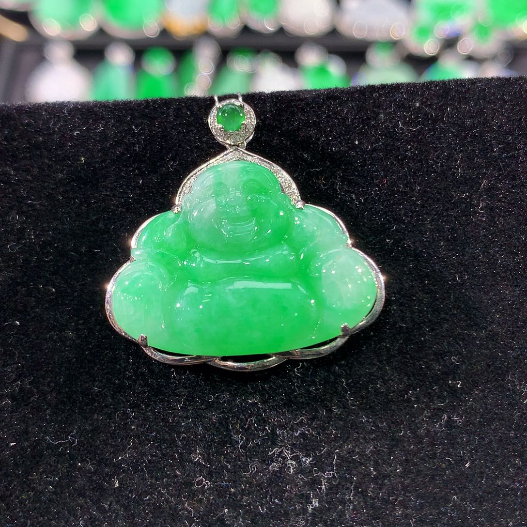 翡翠18K金镶嵌颈饰