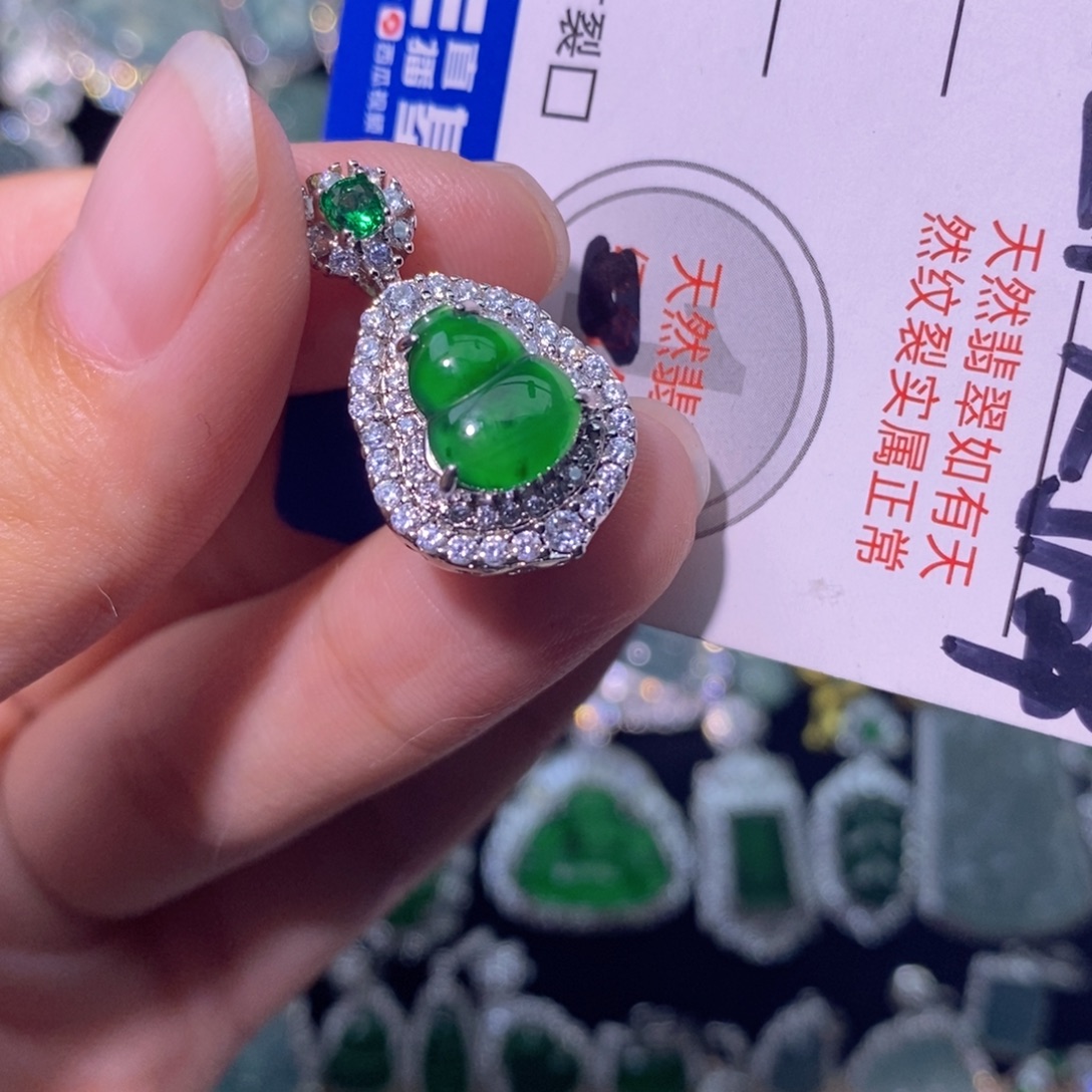 翡翠未镶嵌颈饰天然