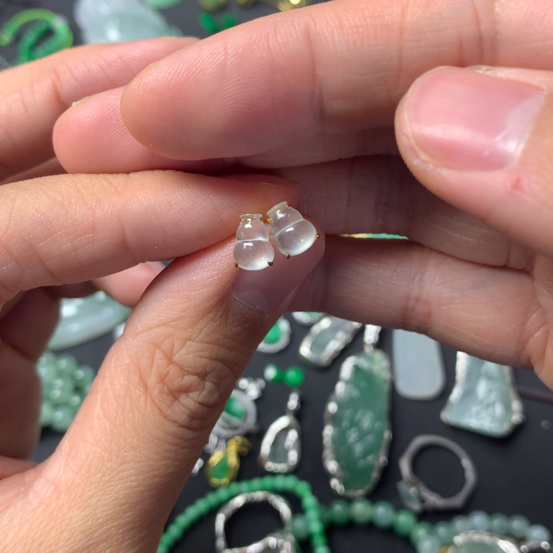 翡翠耳饰18K金镶嵌小耳钉