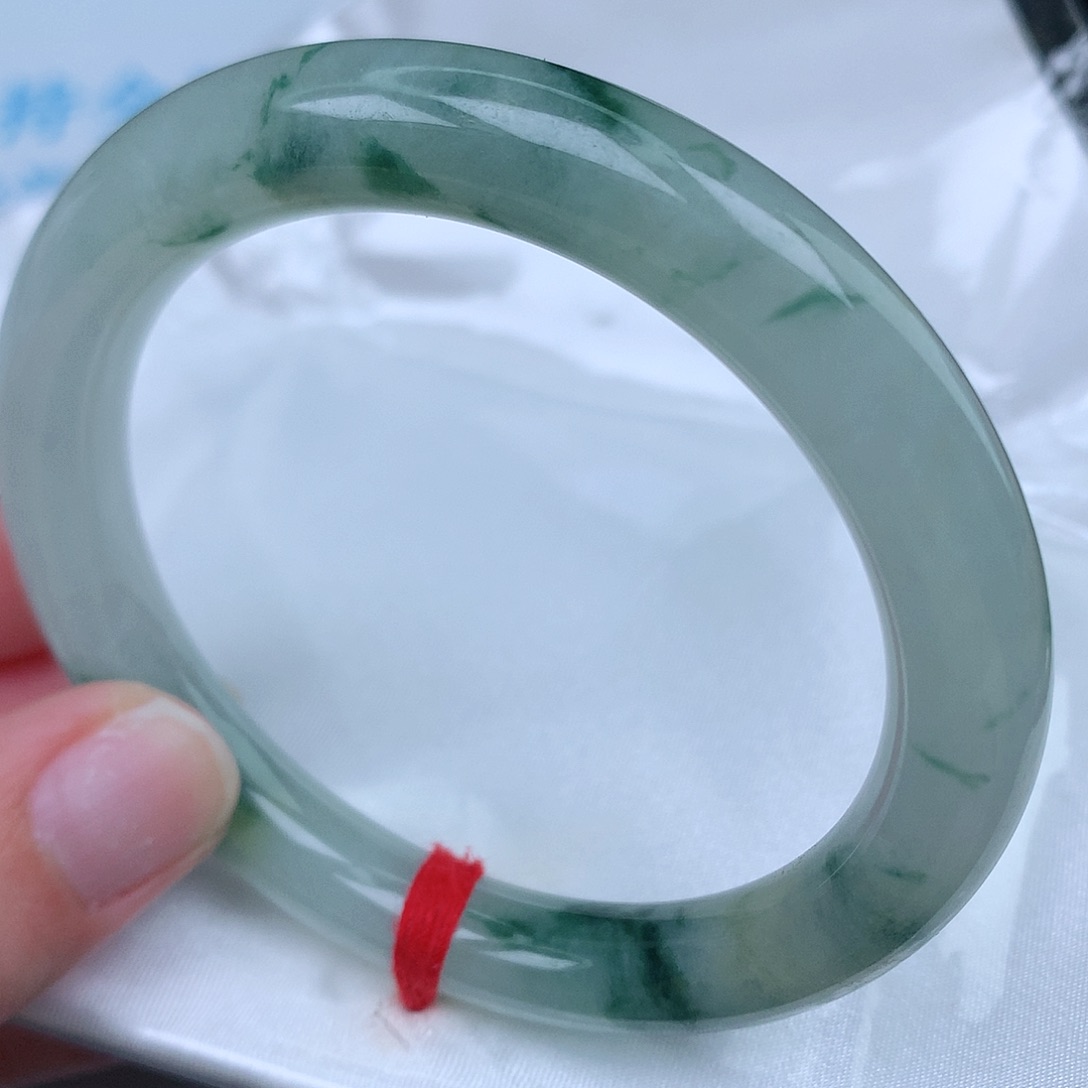 翡翠手镯（圆镯）未镶嵌