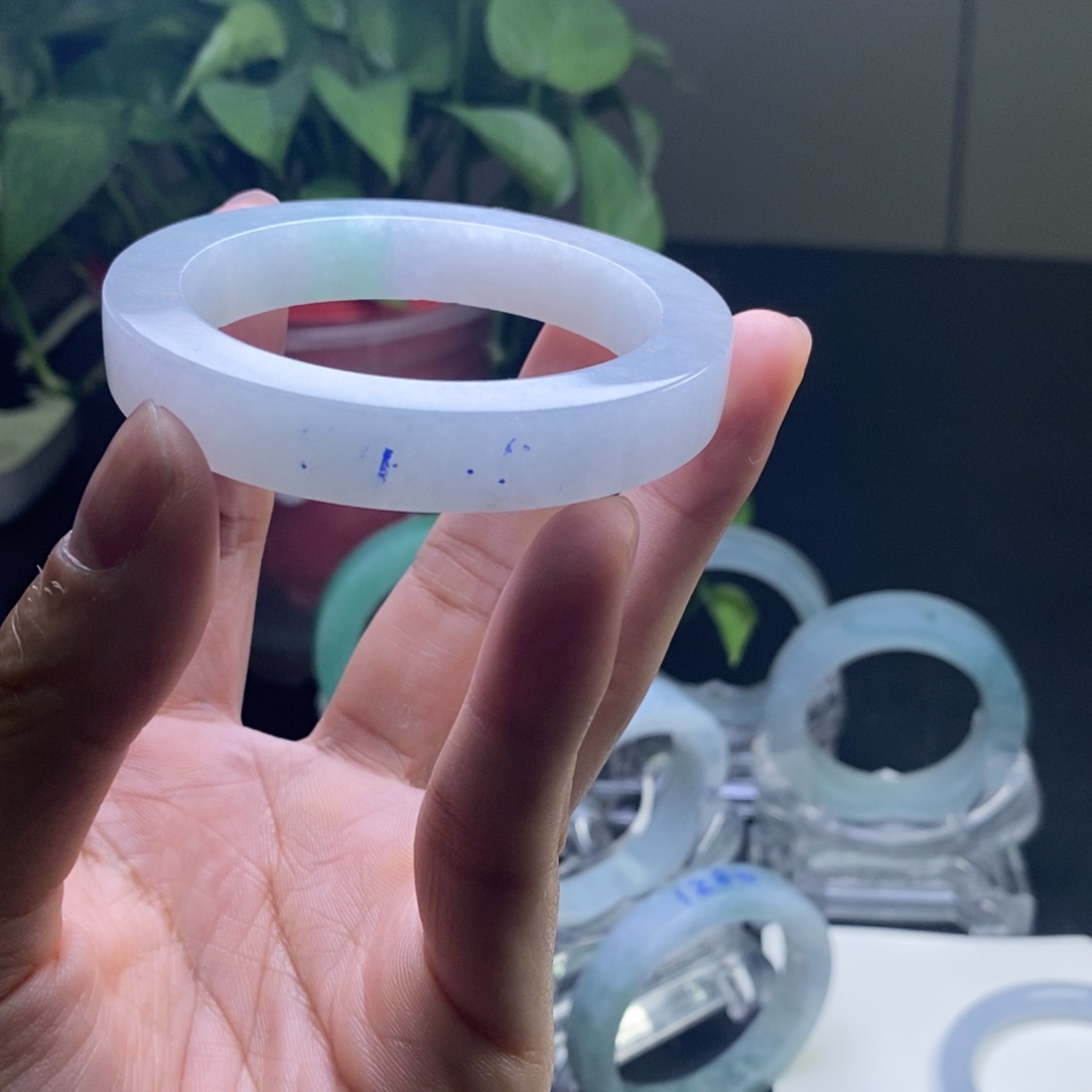 定制翡翠未镶嵌毛胚发一个