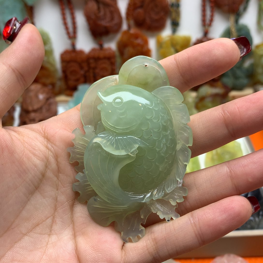 蛇纹石玉颈饰未镶嵌玲*