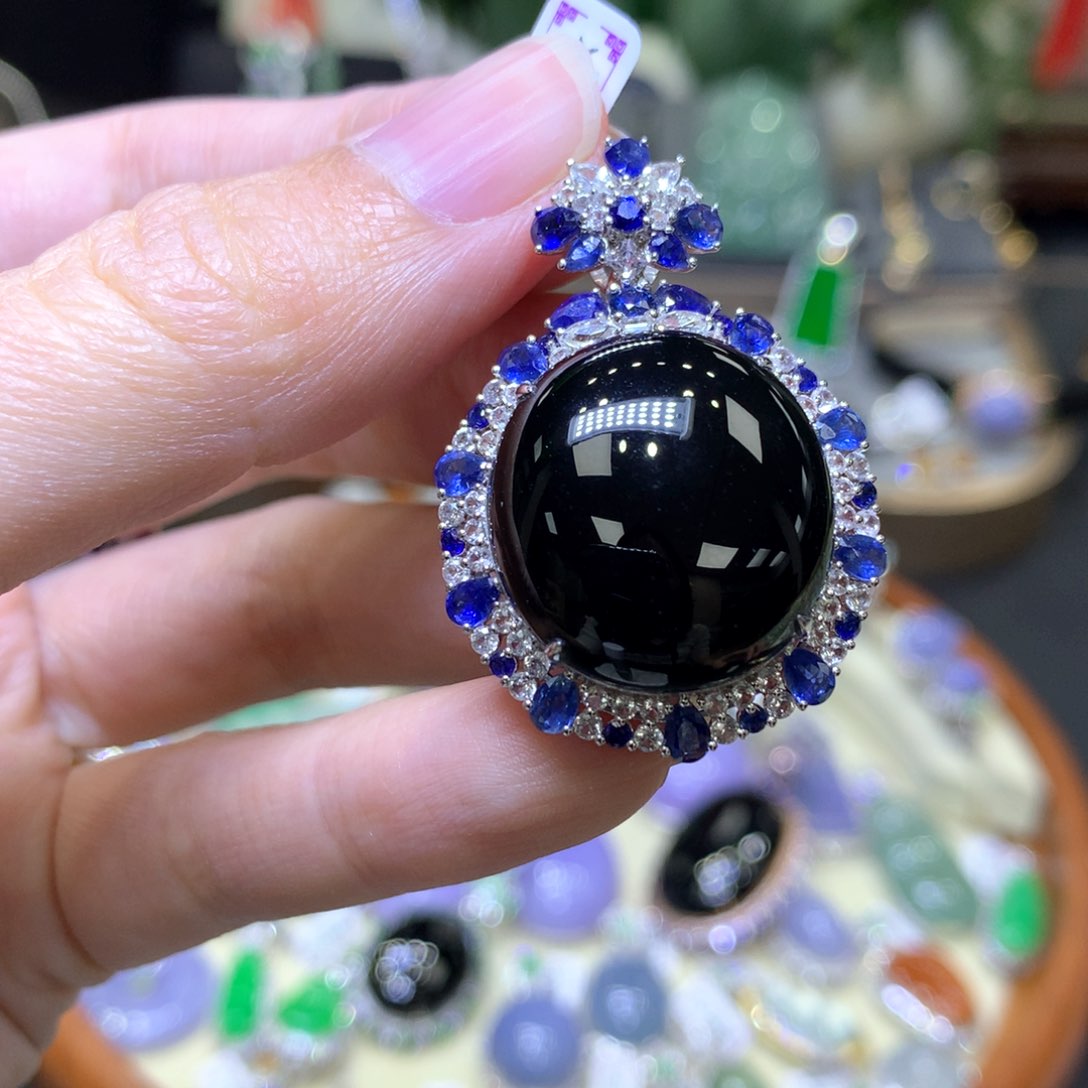 翡翠18K金镶嵌颈饰翡翠吊坠项链