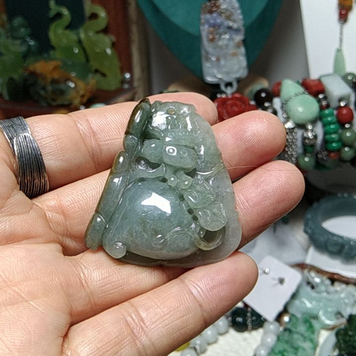 翡翠吊坠(赠链)未镶嵌