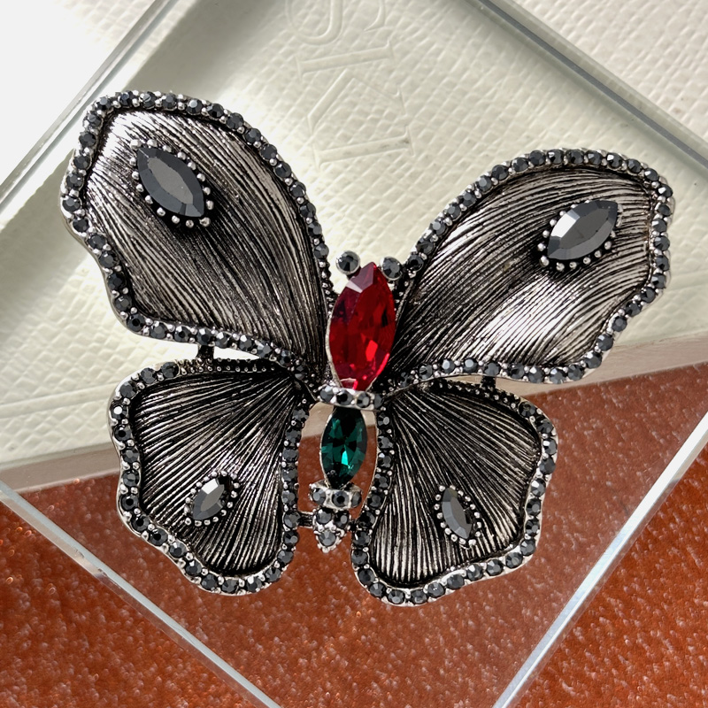 铜合金仿水晶胸针 复古风枪黑工艺大蝴蝶精致蝴蝶胸针R1275