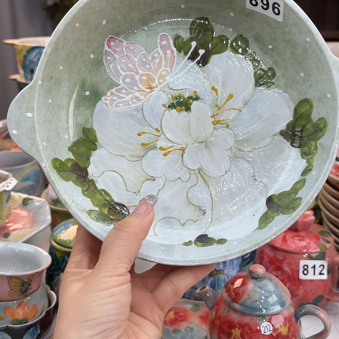 瓷片我的好友是他女朋友和女朋友一起