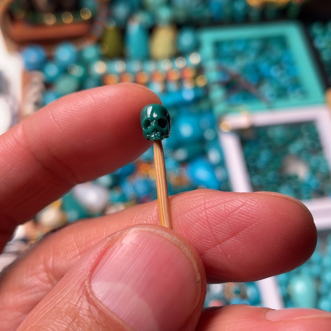 绿松石颈饰未镶嵌