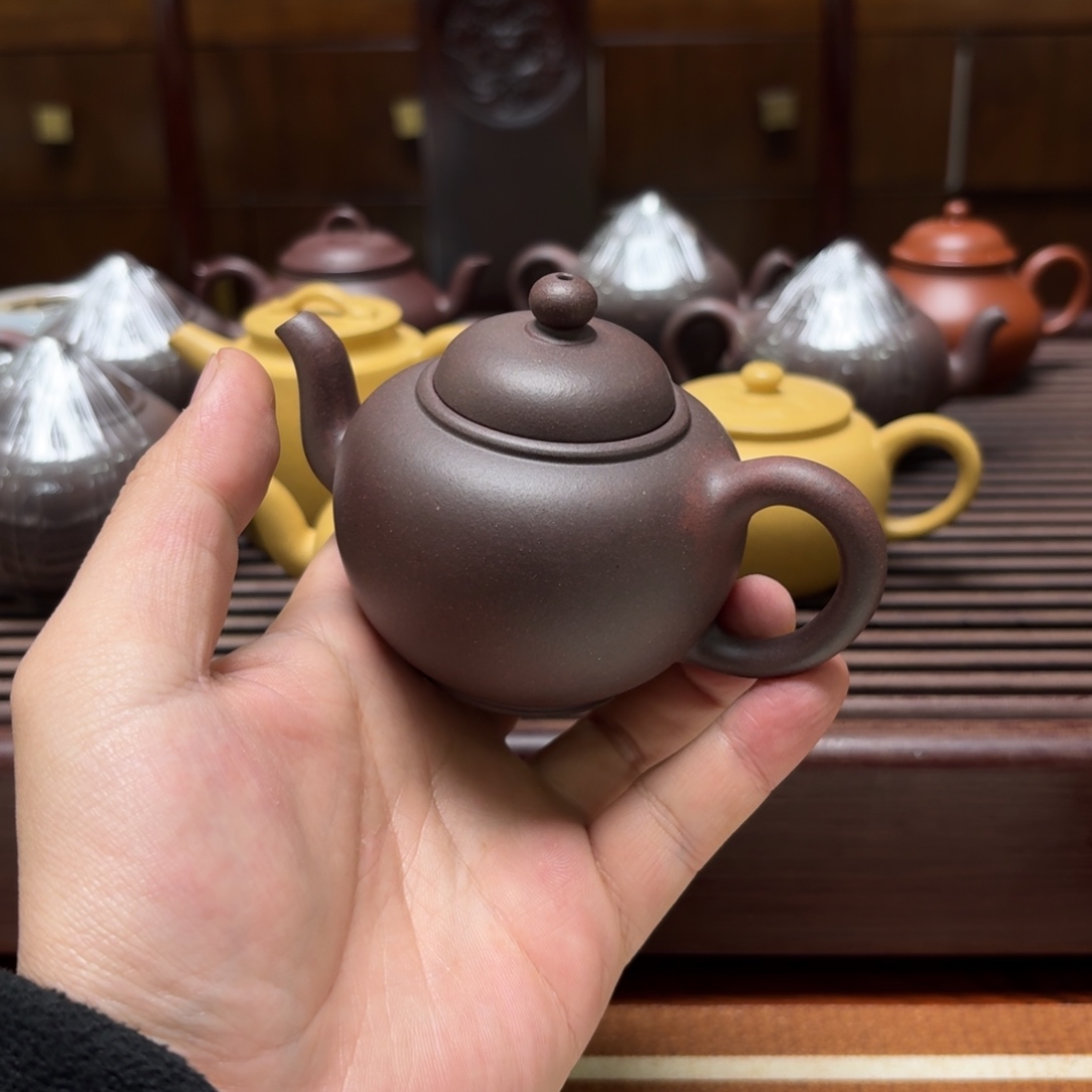 一***壶紫砂茶壶一只平静的小壶