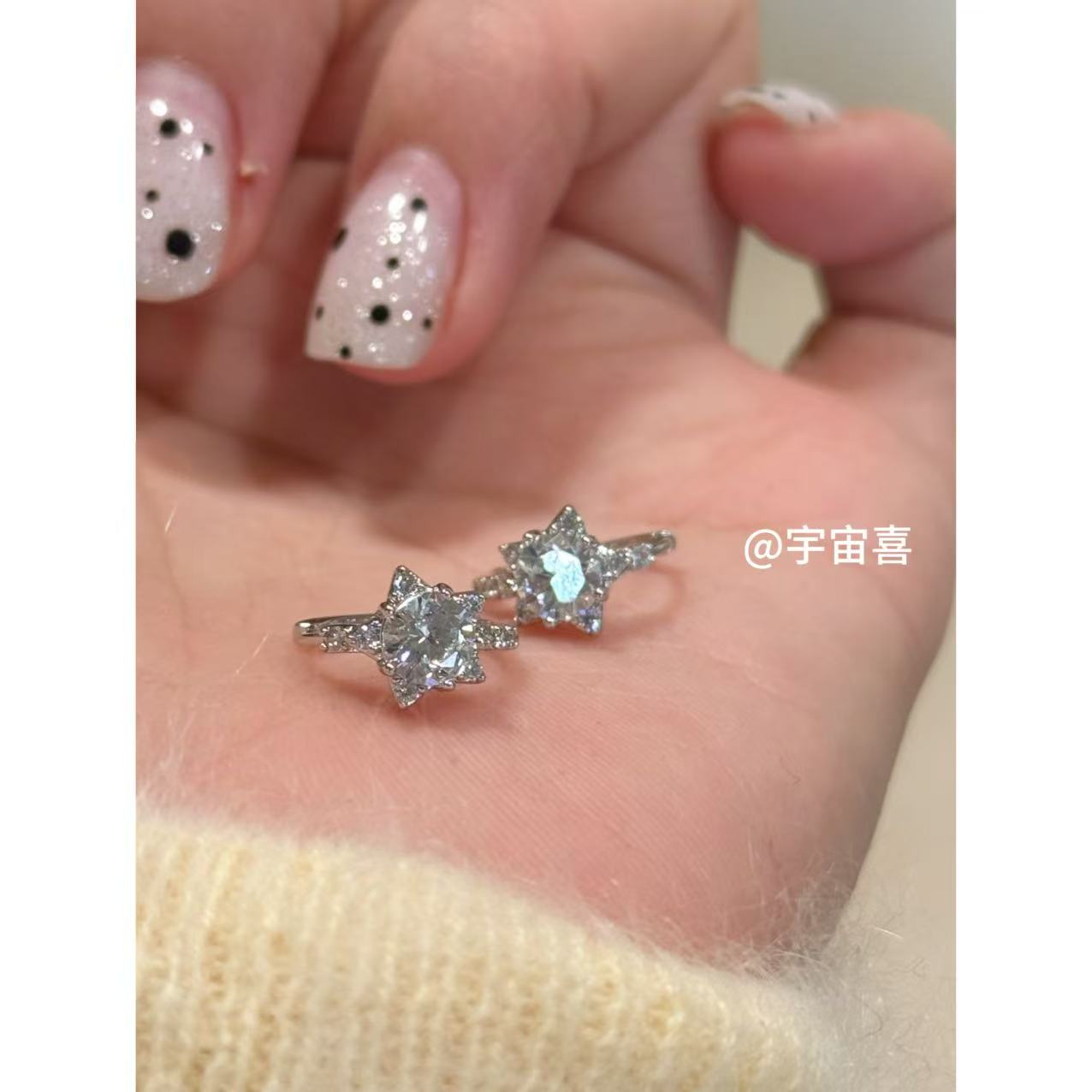 铜合金锆石耳饰 I2-877【爆闪五角星白锆迷你银色耳扣】