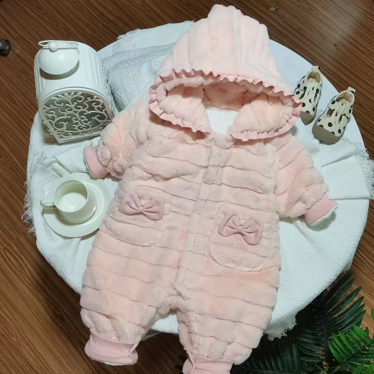 斑比小屋婴幼长爬带帽连体衣舒适时尚柔软轻肤连帽加厚冬季百搭