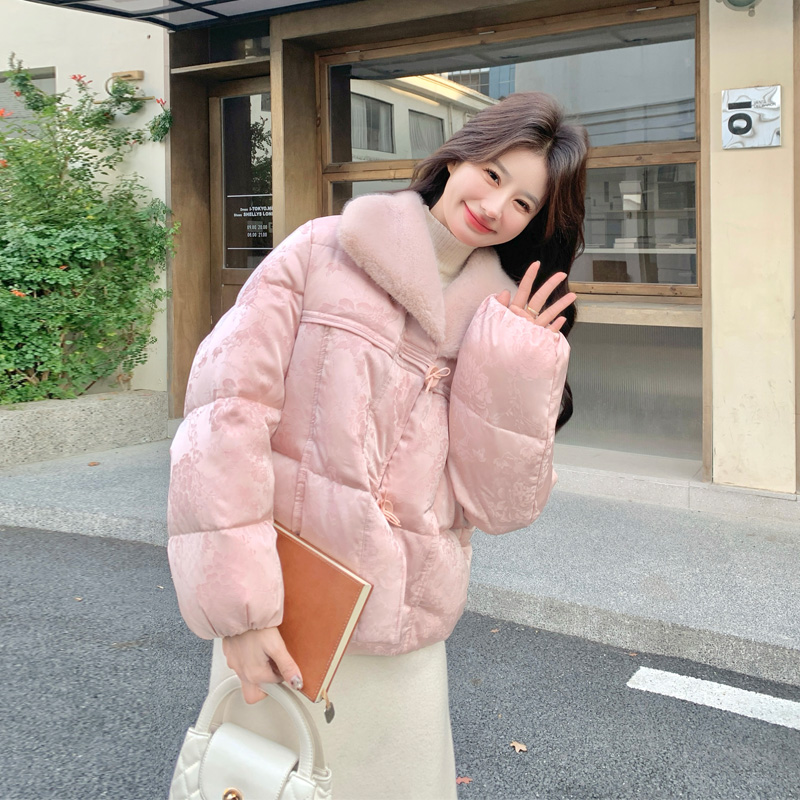 新中式优雅千金风粉色羽绒服2025冬季新款氛围感气质毛绒领面包服