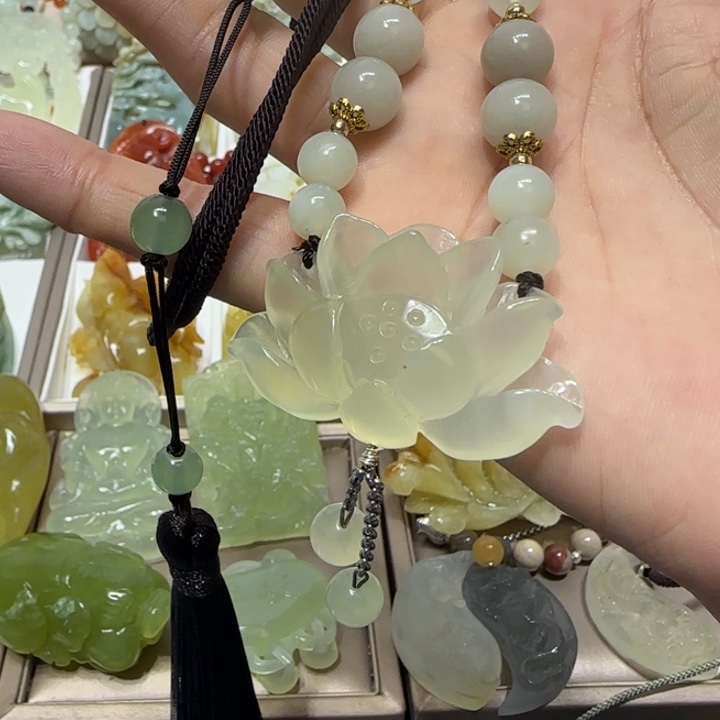 蛇纹石玉吊坠未镶嵌