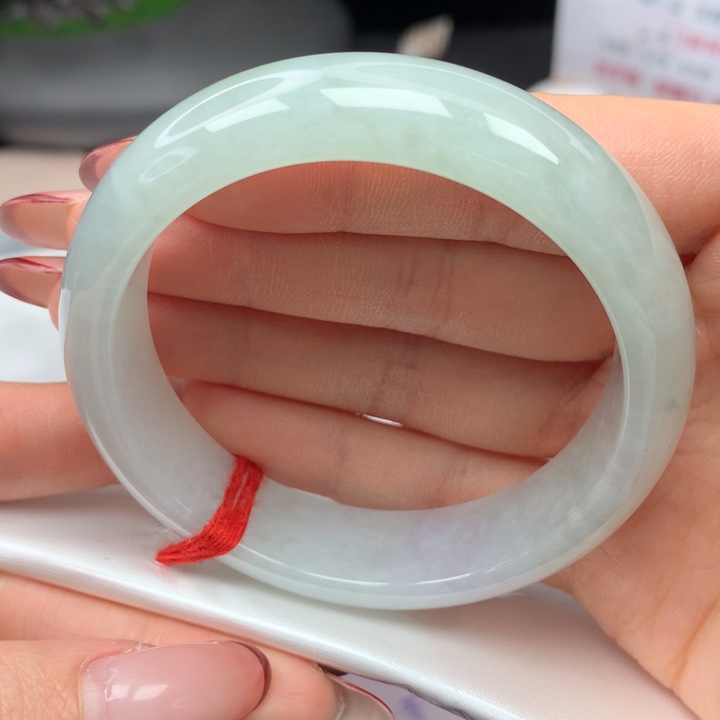 翡翠手镯未镶嵌55轮胎