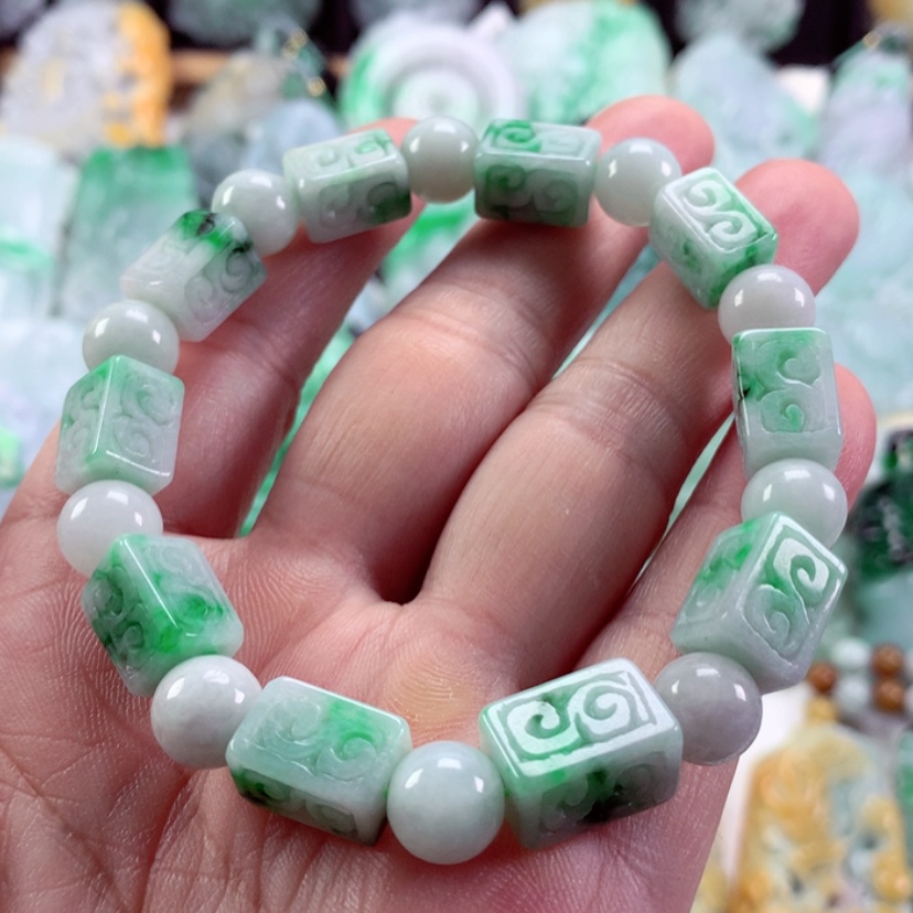 【闪购商品】翡翠吊坠(不含链)未镶嵌