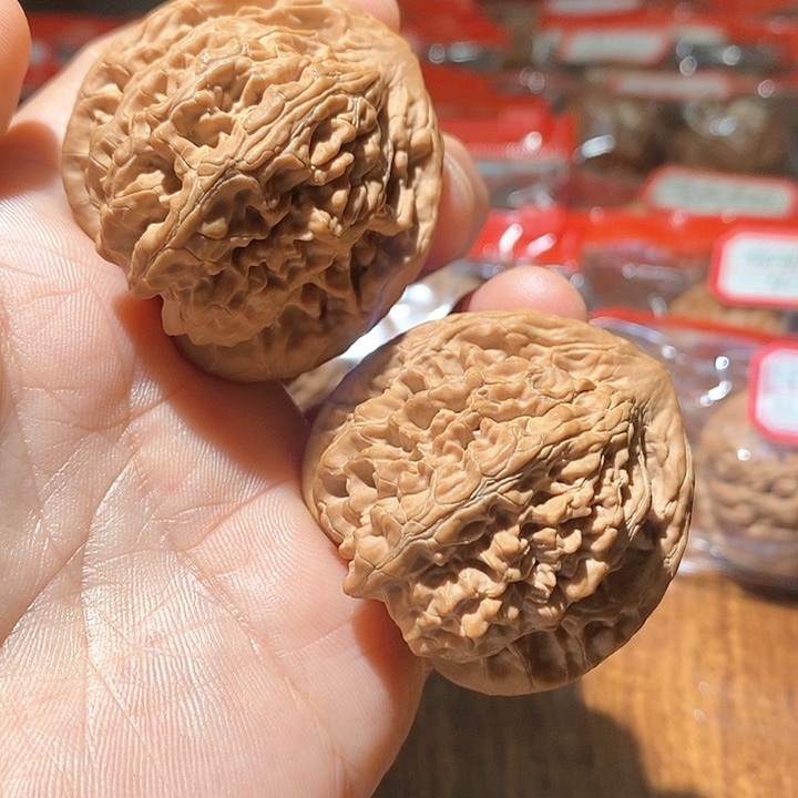 文玩核桃吊坠踩**端望月