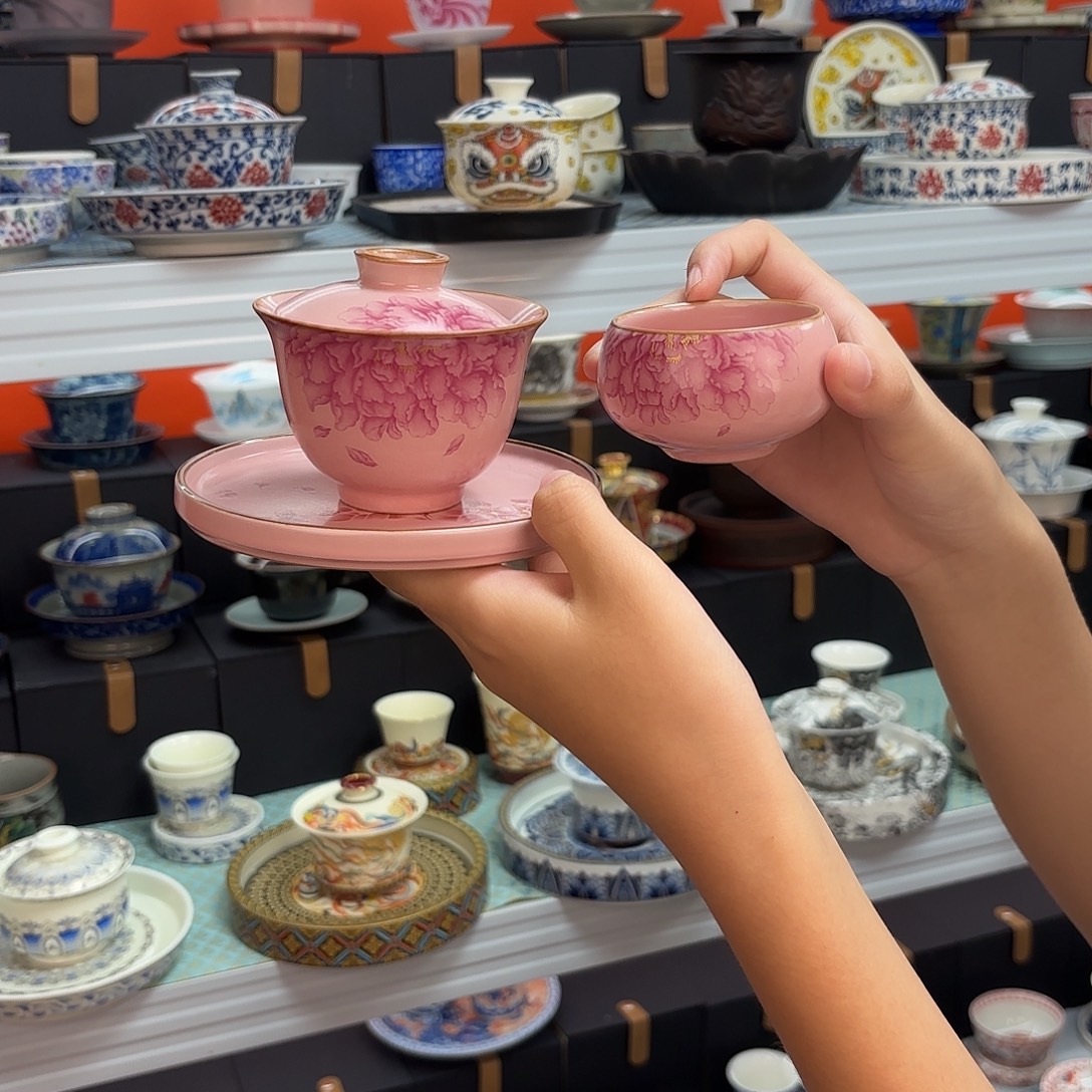 茶具是指由两块金属做成成