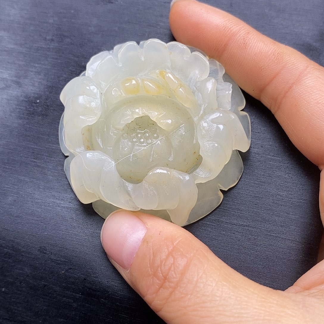 石英质玉（黄龙玉）颈饰未镶嵌