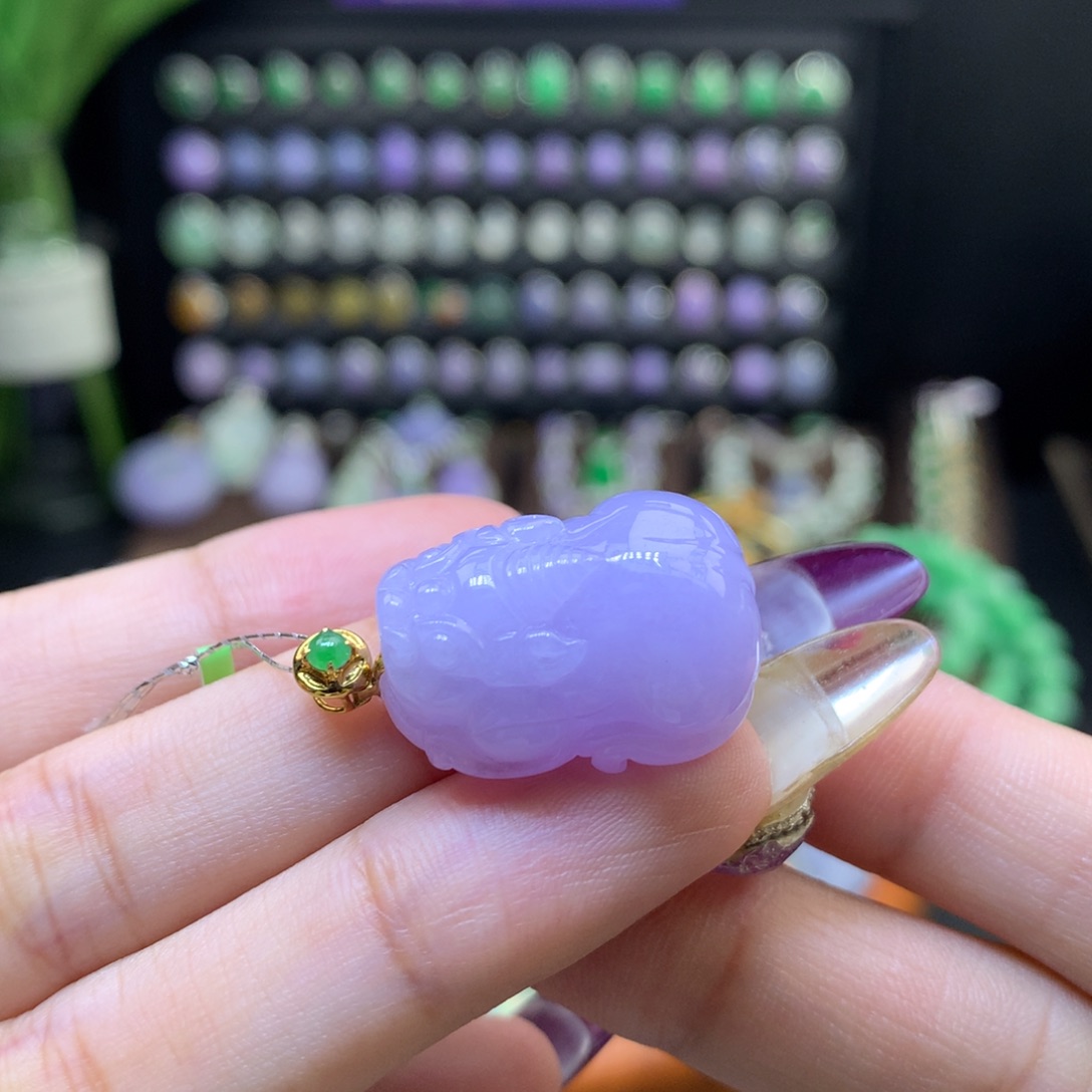 翡翠18K金镶嵌颈饰