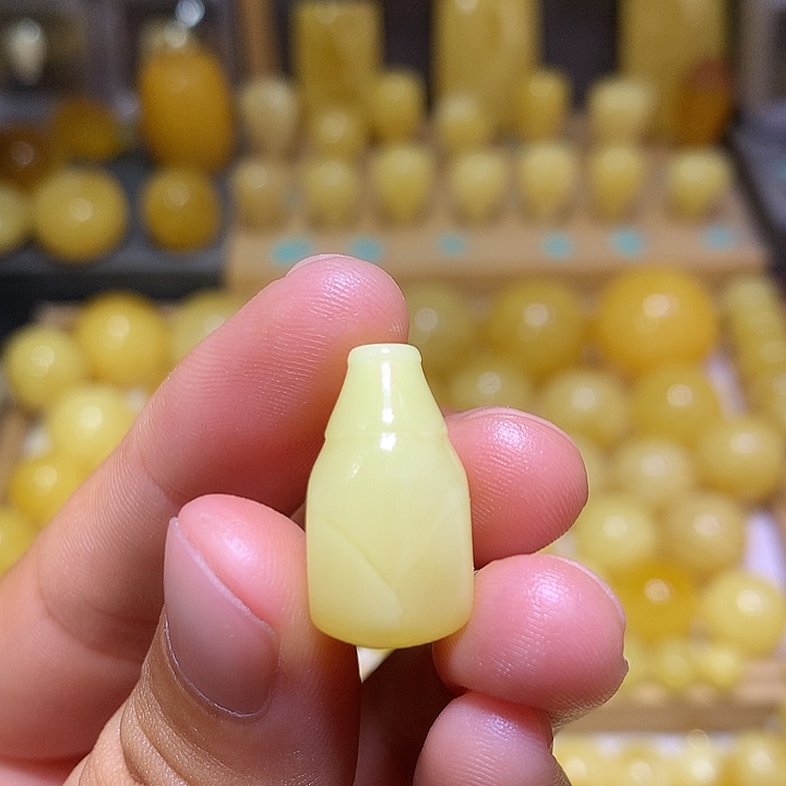 裸石蜜蜡未镶嵌天然俄料浓白蜡三通11.7左右