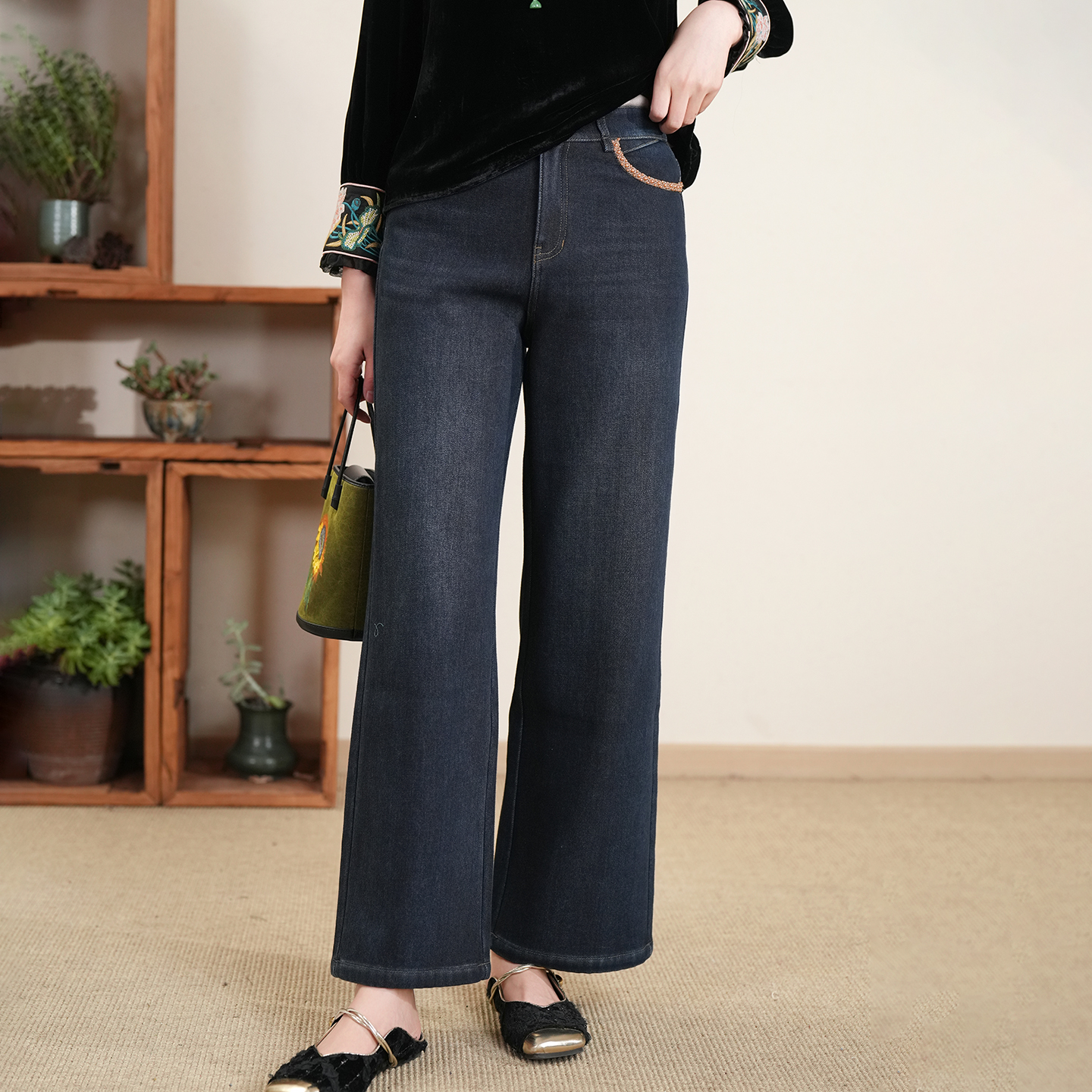 布符新中式「牛仔兰厚绒花边直筒裤」2025年冬季新品女ZH6CYLTD9232